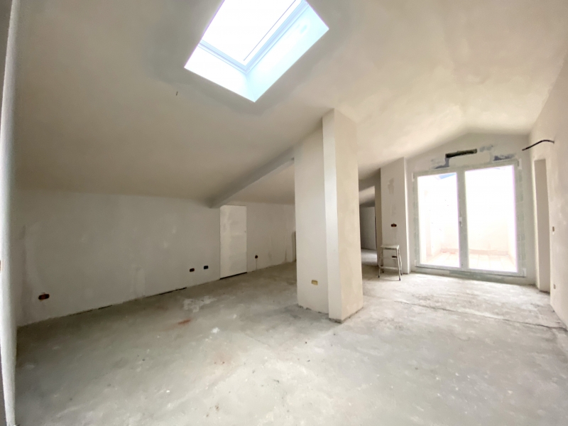 Appartamento mansardato in corso di completamento.