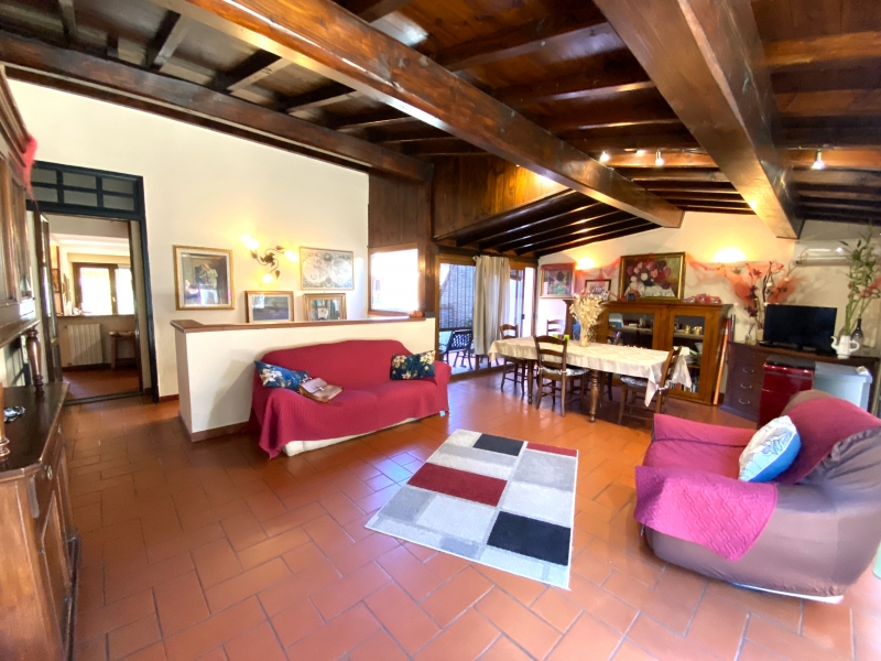 Villetta Residenziale con Giardino posta a  Montecatini Terme in Zona Musicisti.