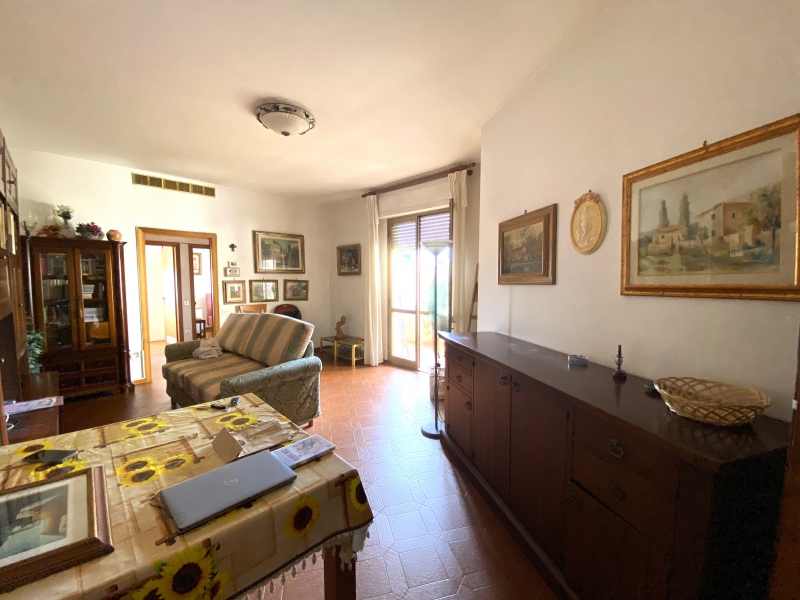 Ottimo trilocale con terrazzo.